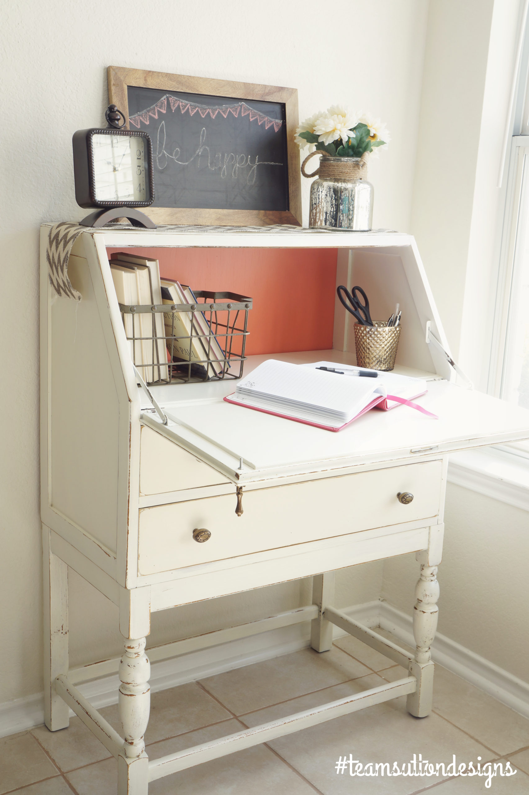 A Captain’s Desk Makeover