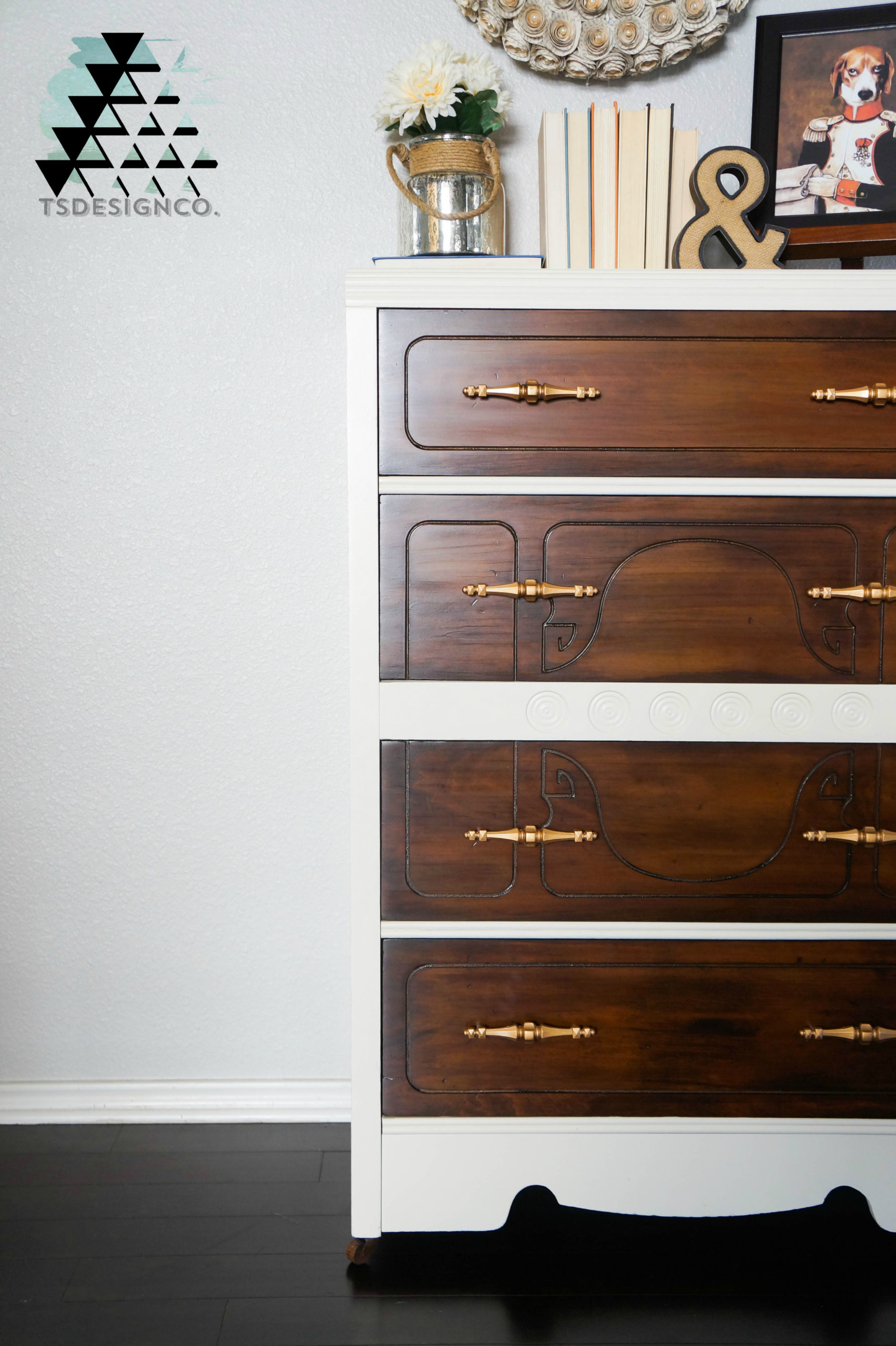 Deco Dresser