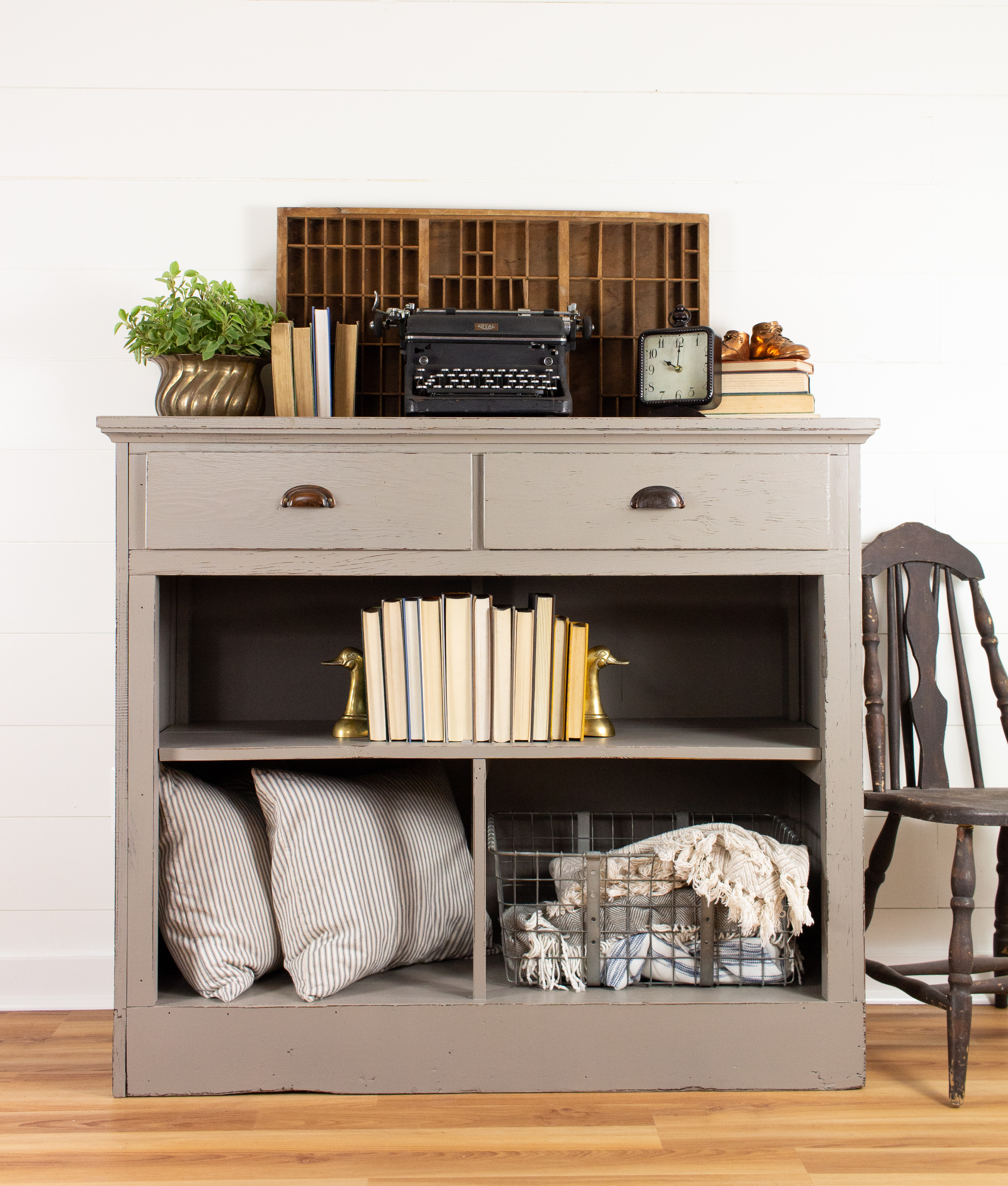 Driftwood Changing Table in Vanilla Frosting - Country Chic Paint